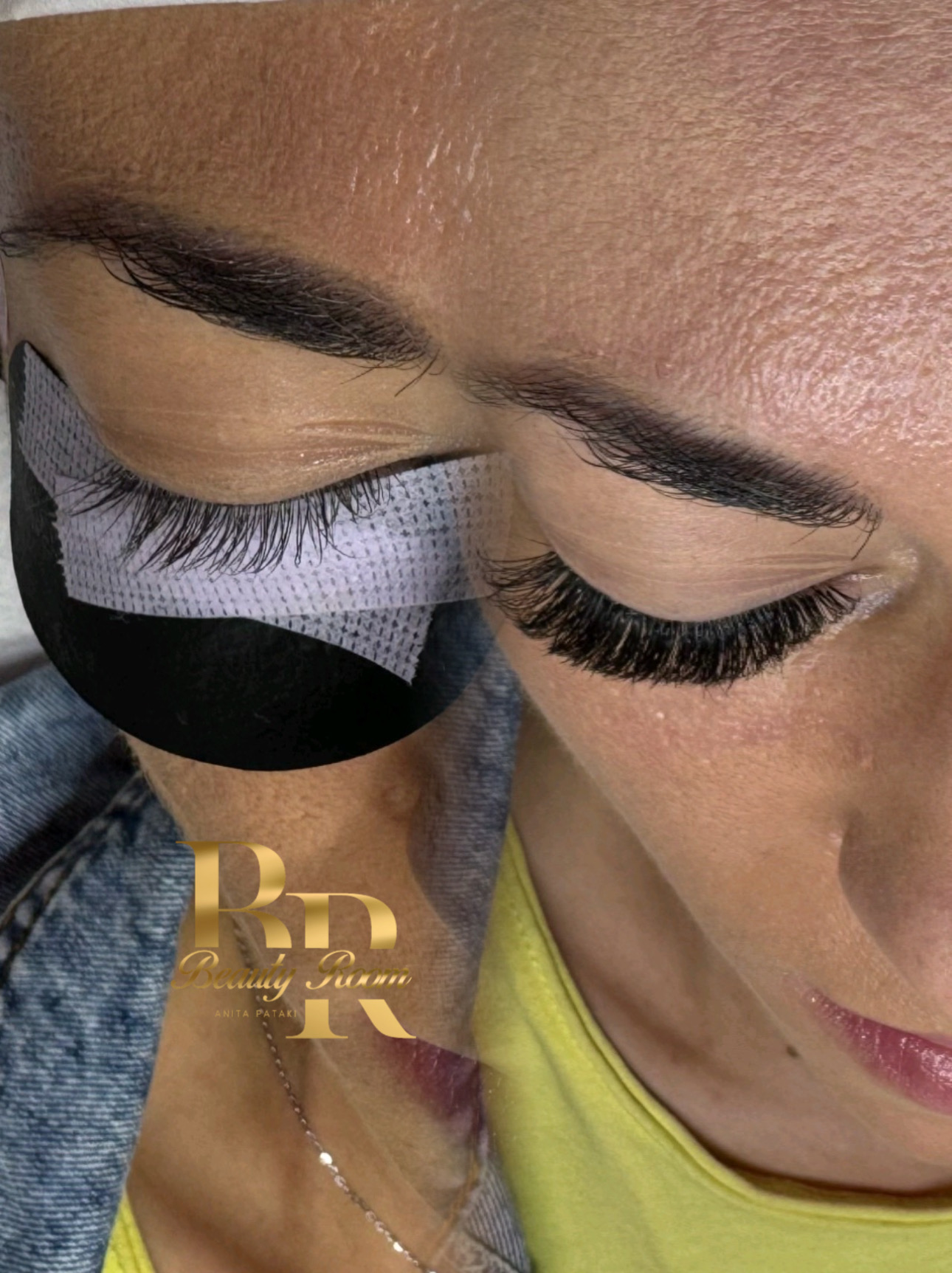 Anita zet wimperextensions, met oogpads en pincet